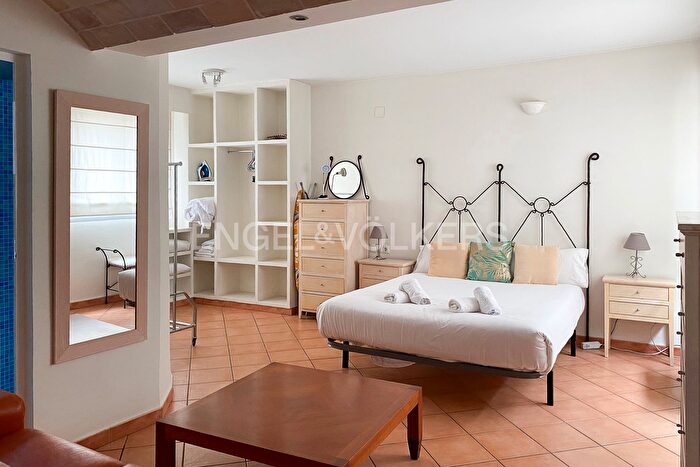 Casas en venta y pisos alquiler - 3