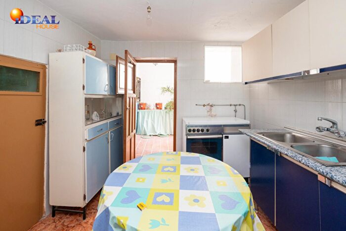 Casas en venta y pisos alquiler - 3
