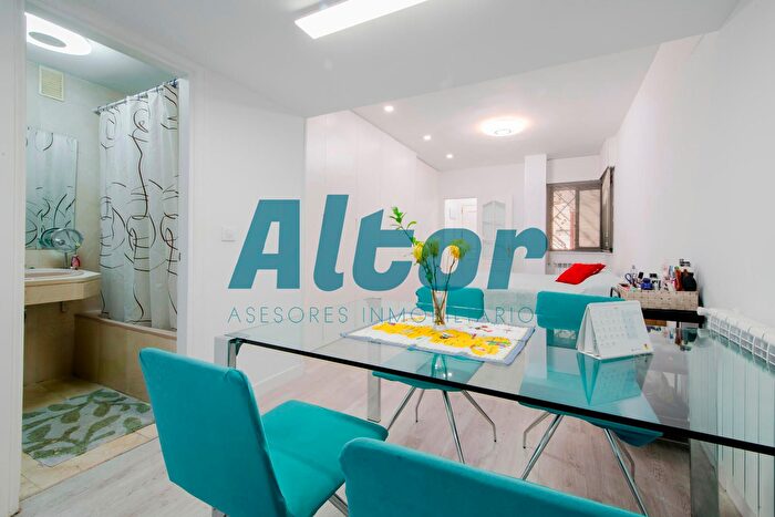 Casas en venta y pisos alquiler - 3