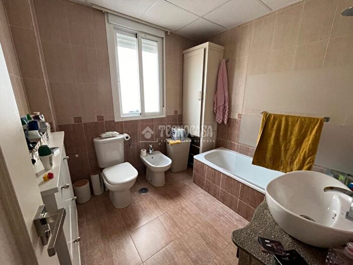 Casas en venta y pisos alquiler - 3