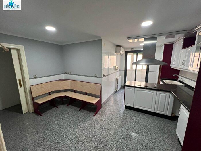 Casas en venta y pisos alquiler - 2