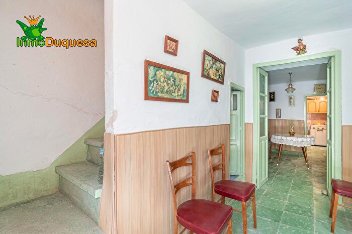 Casas en venta y pisos alquiler - 3