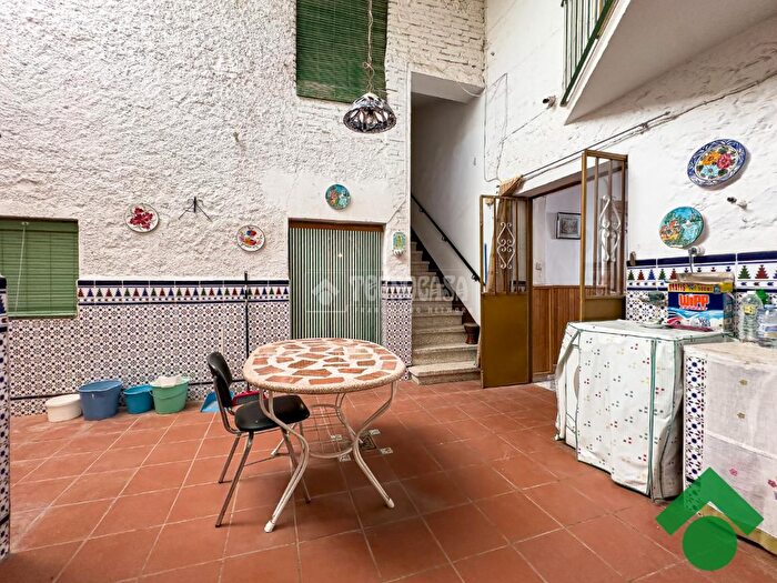 Casas en venta y pisos alquiler - 3