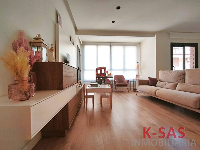 Casas en venta y pisos alquiler - 1