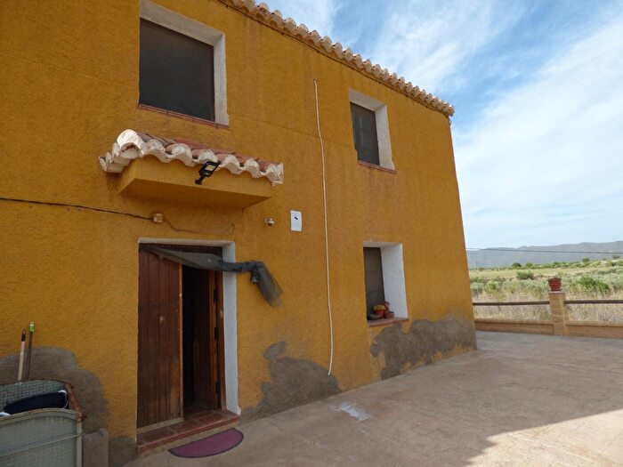 Casa en venta en Uleila del Campo, Almería de 4 habitaciones