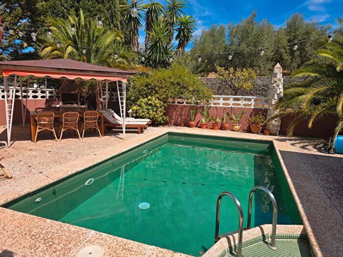 Casas en venta y pisos alquiler - 3