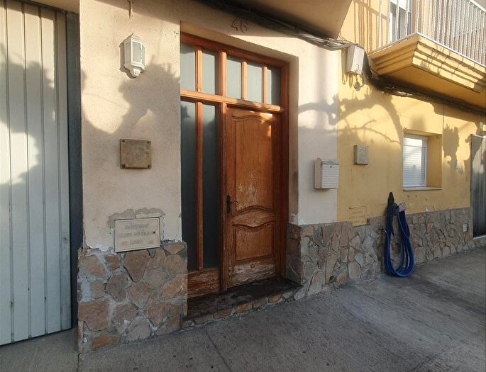 Casas en venta y pisos alquiler - 3