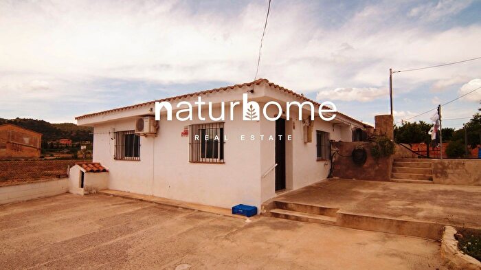 Casa en venta en Miravet, Tarragona de 3 habitaciones