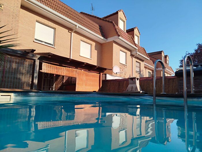 Casas en venta y pisos alquiler - 2