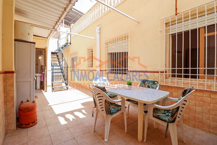 Casas en venta y pisos alquiler - 3