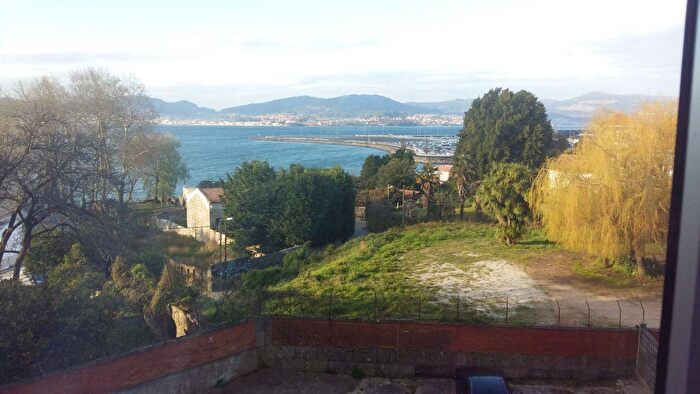 Piso en venta en Galicia, Pontevedra de 4 habitaciones