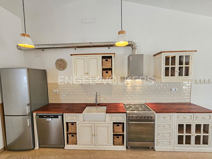 Casas en venta y pisos alquiler - 2