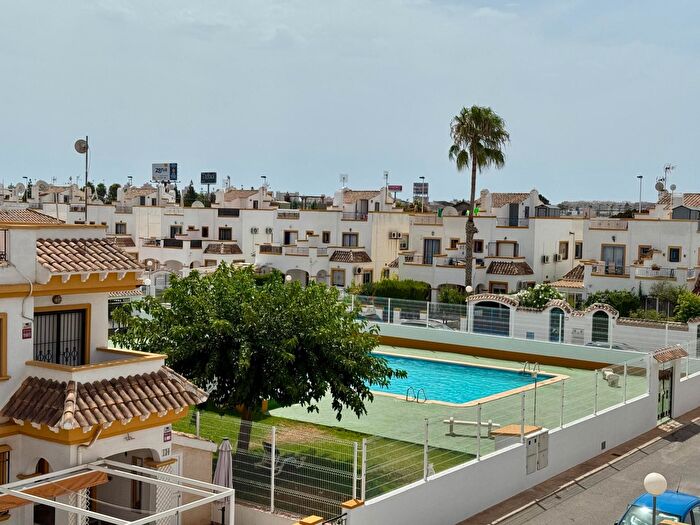 Casa en venta en Zona Carrefour Urbanizaciones, Torrevieja de 3 habitaciones
