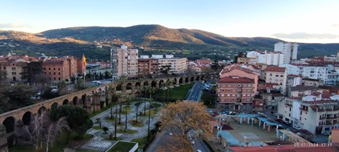Casas en venta y pisos alquiler - 1