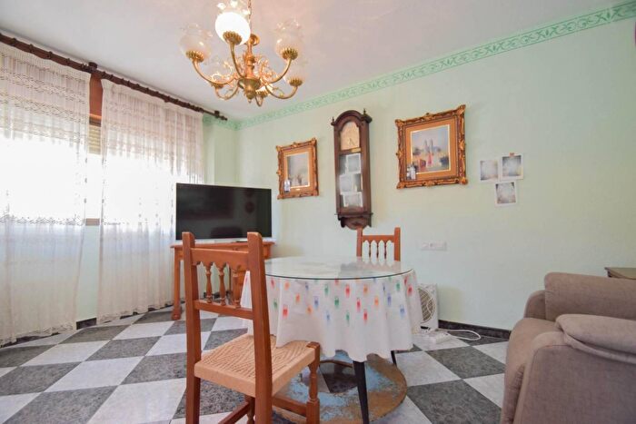 Casas en venta y pisos alquiler - 2