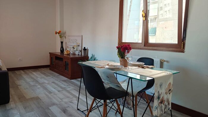 Casas en venta y pisos alquiler - 1