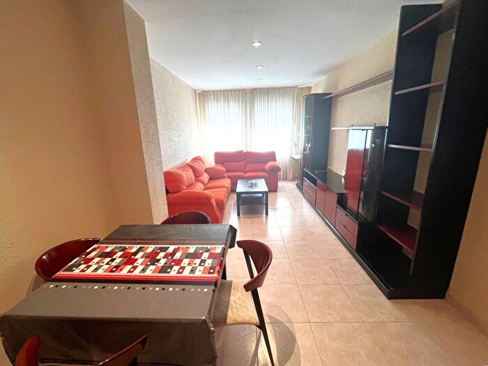 Casas en venta y pisos alquiler - 1