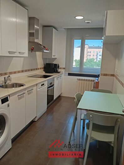 Casas en venta y pisos alquiler - 3