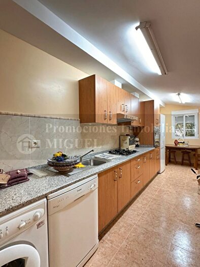 Casas en venta y pisos alquiler - 3