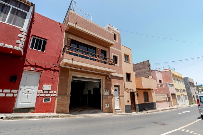 Casas en venta y pisos alquiler - 1