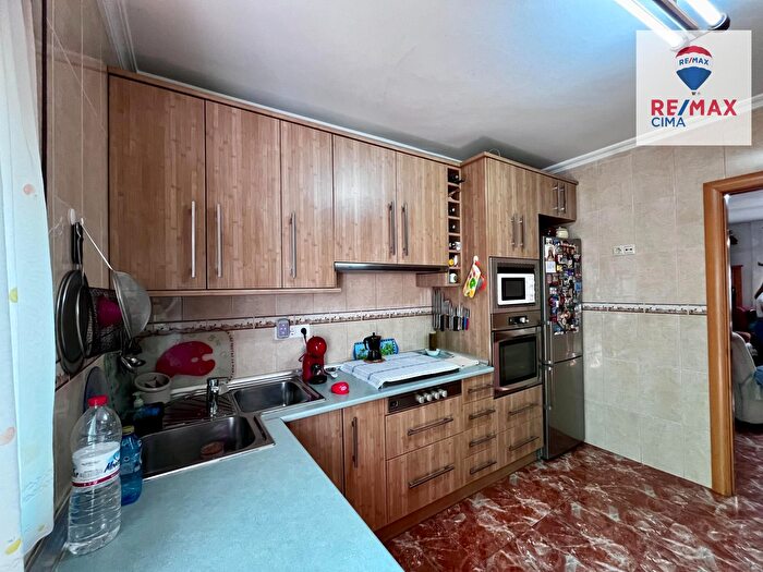 Casas en venta y pisos alquiler - 3