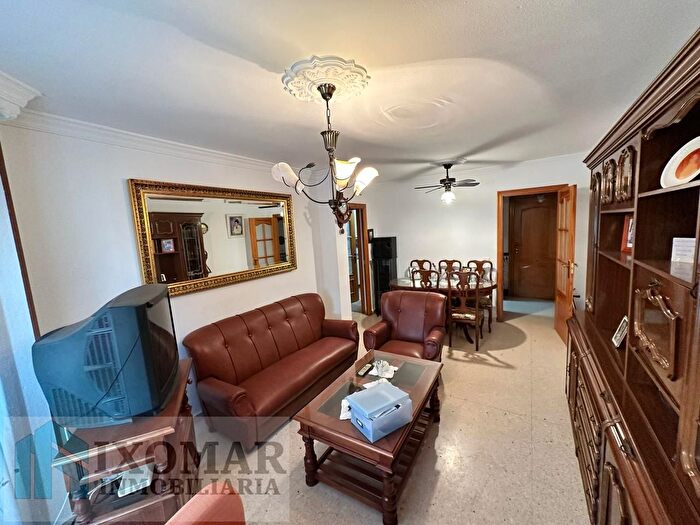 Casas en venta y pisos alquiler - 1