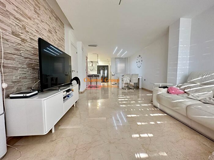 Casa en venta en Elche ciudad, El Travaló Martínez Valero de 3 habitaciones