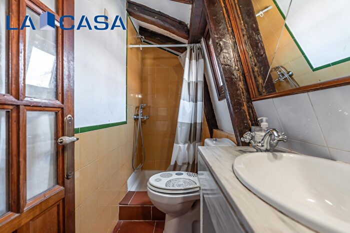 Casas en venta y pisos alquiler - 3