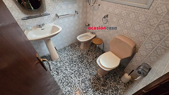 Casas en venta y pisos alquiler - 3