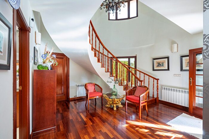 Casas en venta y pisos alquiler - 3