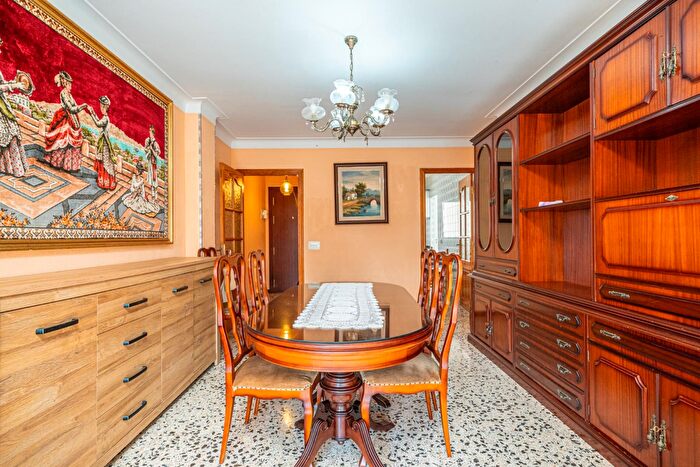 Casas en venta y pisos alquiler - 2
