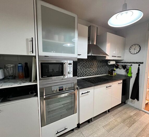 Casas en venta y pisos alquiler - 2