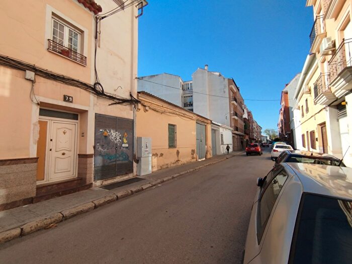 Casas en venta y pisos alquiler - 1