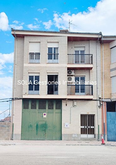 Casas en venta y pisos alquiler - 1