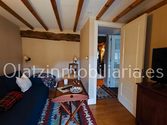 Casas en venta y pisos alquiler - 2
