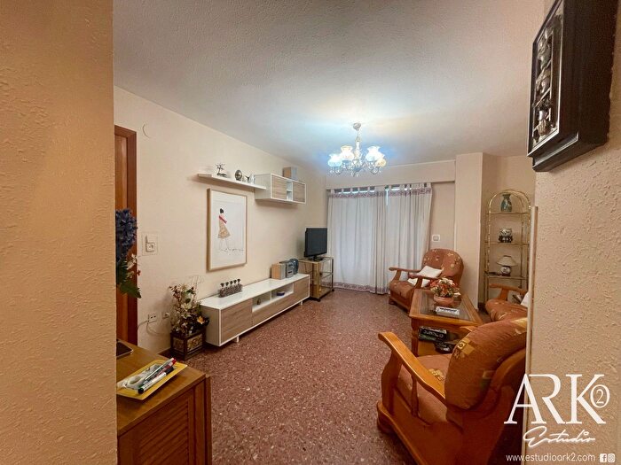 Casas en venta y pisos alquiler - 2