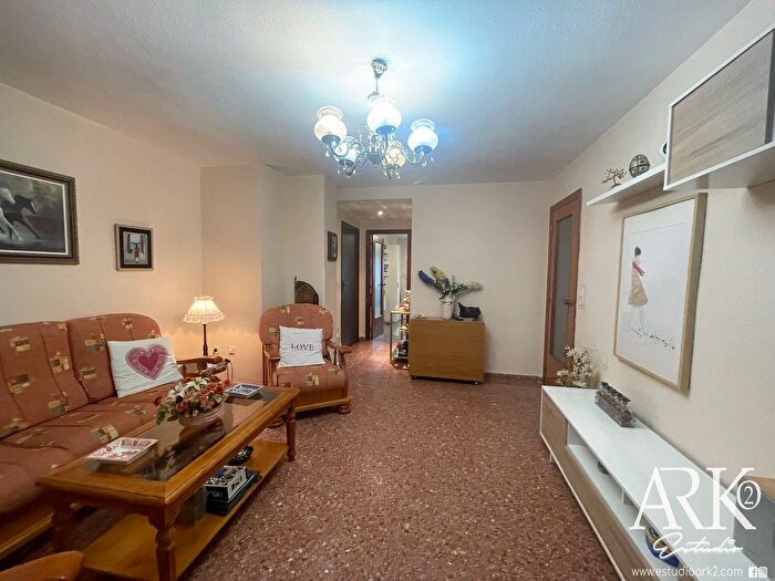 Casas en venta y pisos alquiler - 1