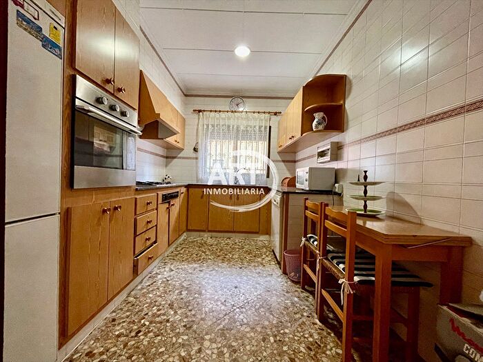 Casas en venta y pisos alquiler - 2
