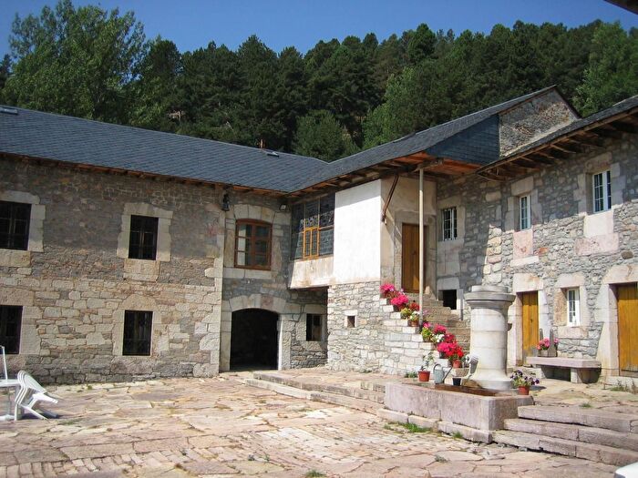 Casa en venta en Cabrillanes, León de 10 habitaciones