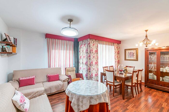 Casas en venta y pisos alquiler - 3