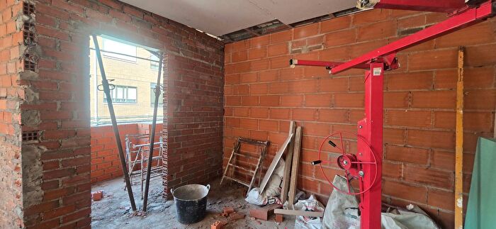 Casas en venta y pisos alquiler - 1