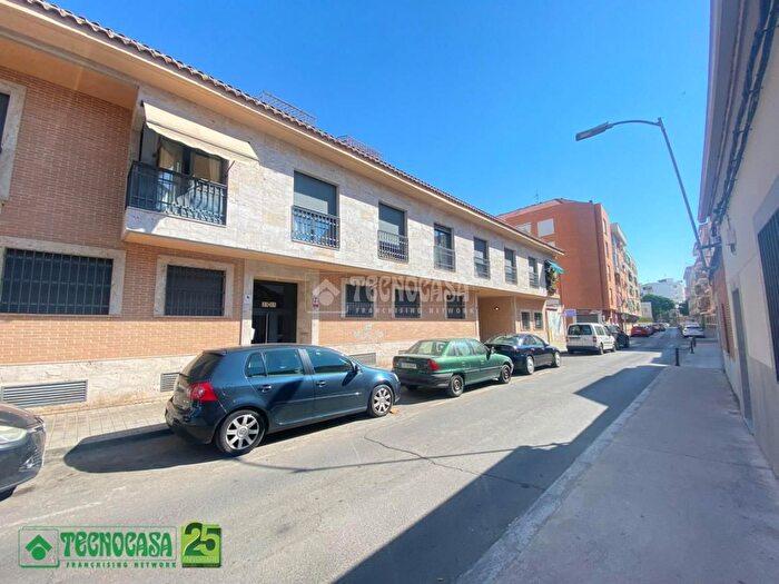 Casas en venta y pisos alquiler - 1