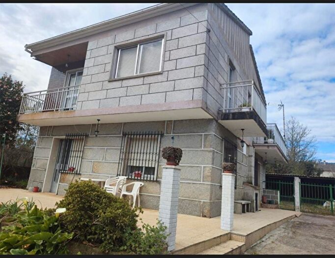 Casa en venta en San Rosendo, Ourense Capital de 5 habitaciones
