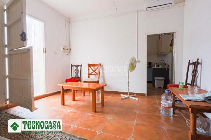 Casas en venta y pisos alquiler - 1