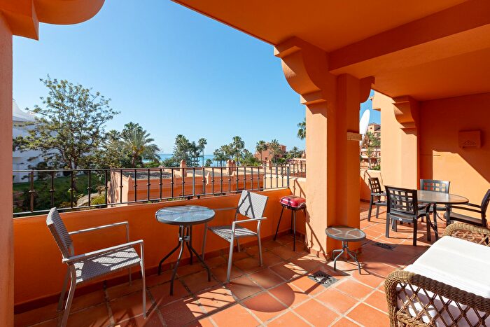 Piso en venta en Seghers, Estepona de 2 habitaciones