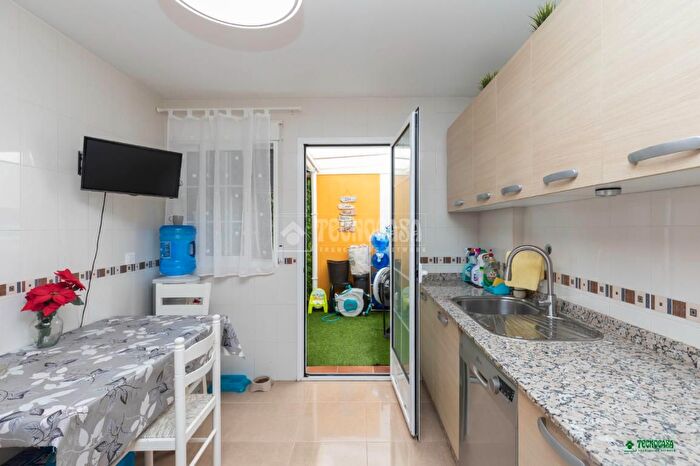 Casas en venta y pisos alquiler - 3