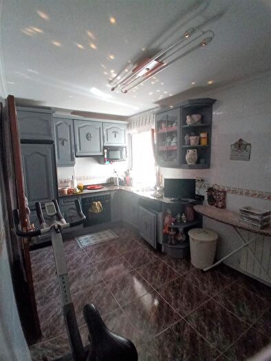 Casas en venta y pisos alquiler - 3