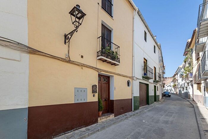 Casas en venta y pisos alquiler - 2