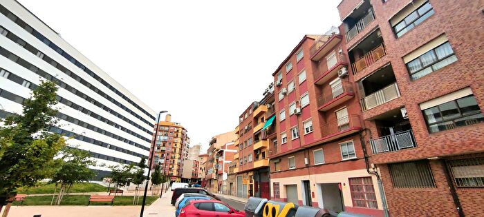 Casas en venta y pisos alquiler - 1