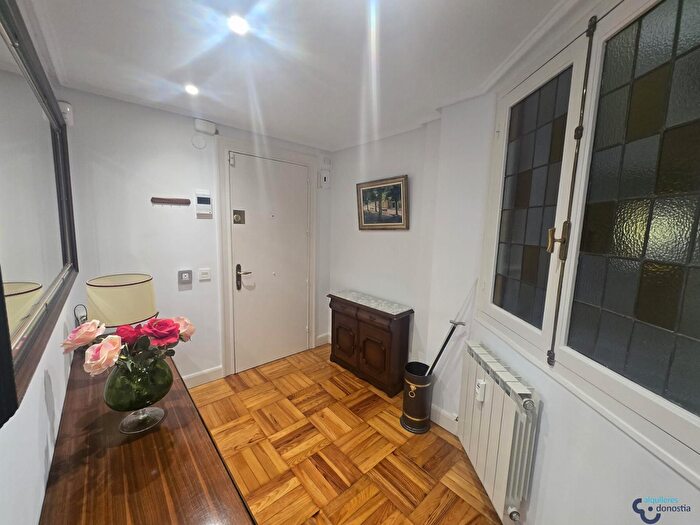 Casas en venta y pisos alquiler - 2